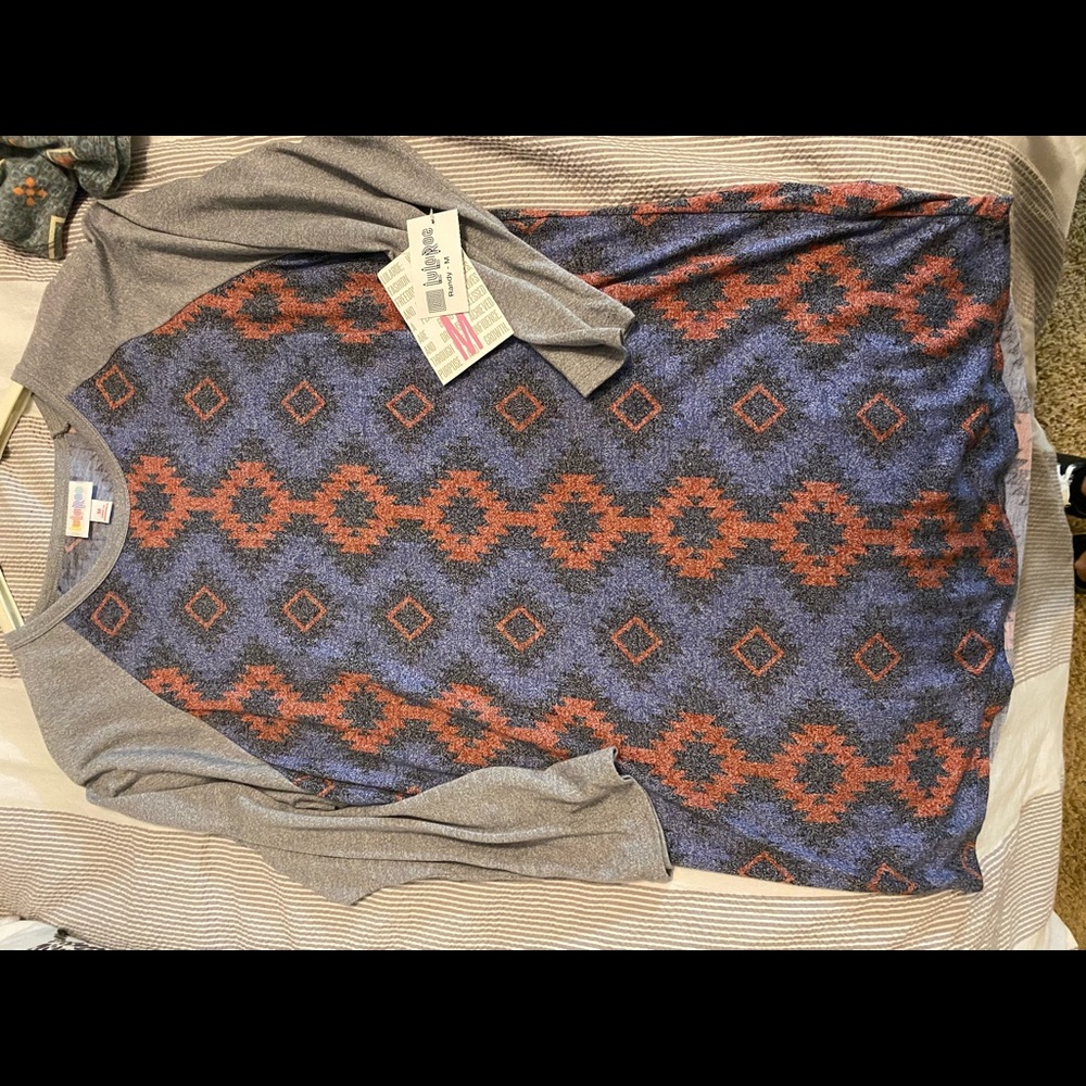 Lularoe randy tee